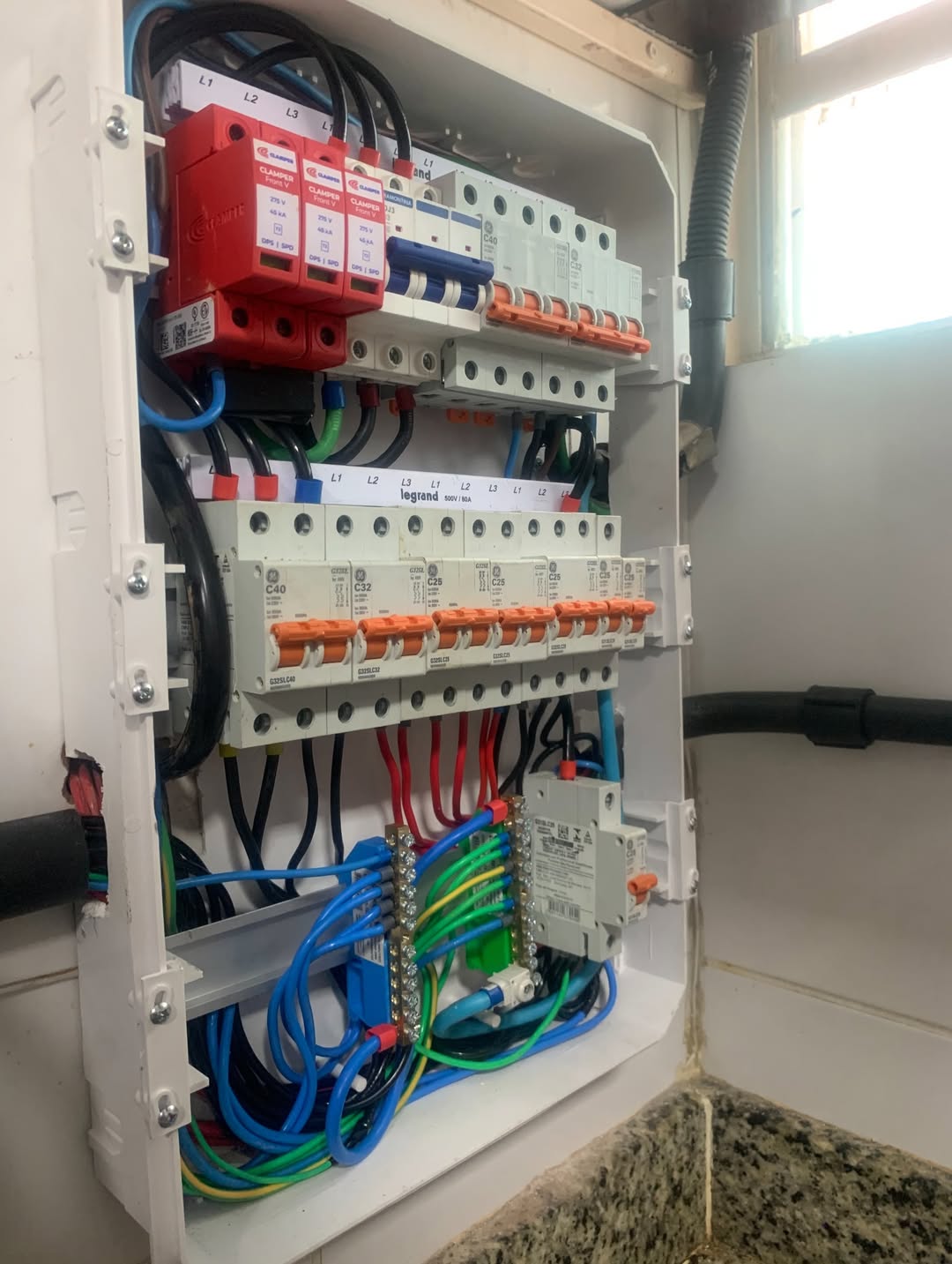 Montagem de Quadro de Distribuição em BH
